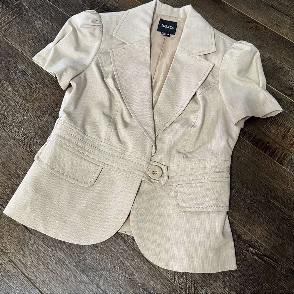 XOXO Cream Business Top Jacket Short Sleeved Business Suit Shoulder Pads Medium